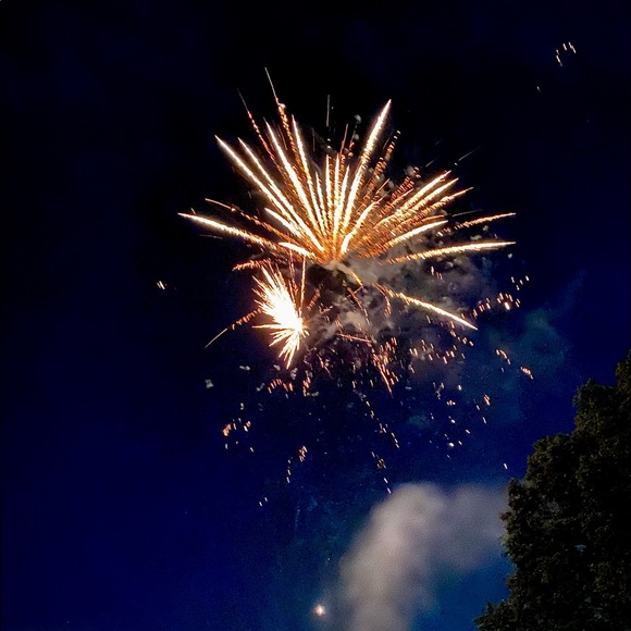 Meet your Posher, Julie - Picture 1 of 1